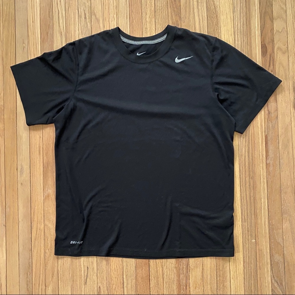 NWOT Men’s black Nike Dri-Fit Top